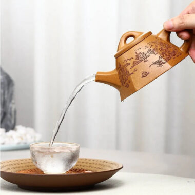Full Handmade Yixing Zisha Teapot [Liufang Bawang Shi Piao Pot] (Wucai Lao Duan Ni – 260ml)