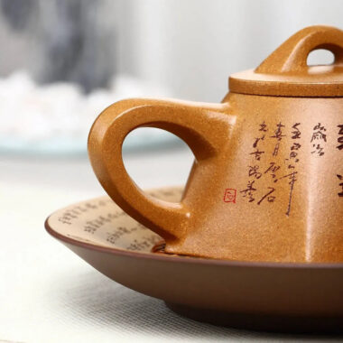 Full Handmade Yixing Zisha Teapot [Liufang Bawang Shi Piao Pot] (Wucai Lao Duan Ni – 260ml)