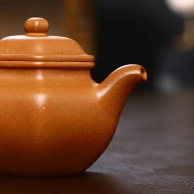 Full Handmade Yixing Zisha Teapot [Liufang Fanggu Pot] (Jiang Po Ni – 260ml)