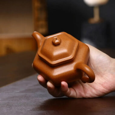 Full Handmade Yixing Zisha Teapot [Liufang Fanggu Pot] (Jiang Po Ni – 260ml)