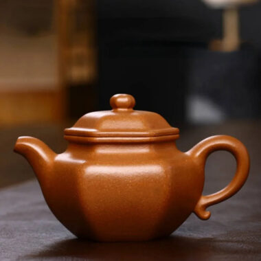 Full Handmade Yixing Zisha Teapot [Liufang Fanggu Pot] (Jiang Po Ni – 260ml)