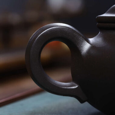 Full Handmade Yixing Zisha Teapot [Liufang Fanggu Pot] (Shi Huang – 280ml)