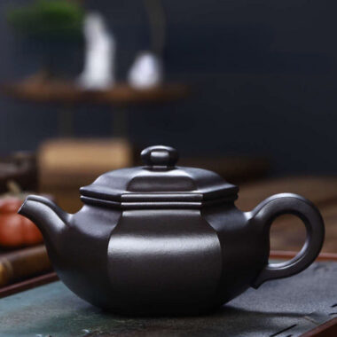 Full Handmade Yixing Zisha Teapot [Liufang Fanggu Pot] (Shi Huang – 280ml)