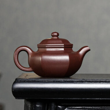 Full Handmade Yixing Zisha Teapot [Liufang Fanggu Pot] (Zi Ni – 200ml)