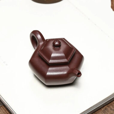 Full Handmade Yixing Zisha Teapot [Liufang Fanggu Pot] (Zi Ni – 200ml)