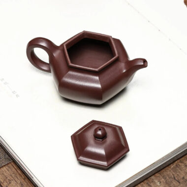 Full Handmade Yixing Zisha Teapot [Liufang Fanggu Pot] (Zi Ni – 200ml)