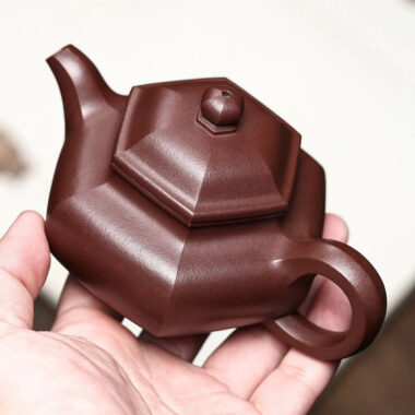 Full Handmade Yixing Zisha Teapot [Liufang Fanggu Pot] (Zi Ni – 200ml)