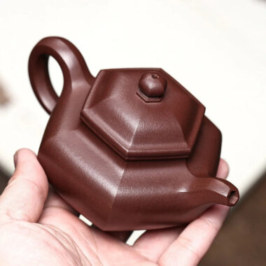 Full Handmade Yixing Zisha Teapot [Liufang Fanggu Pot] (Zi Ni – 200ml)