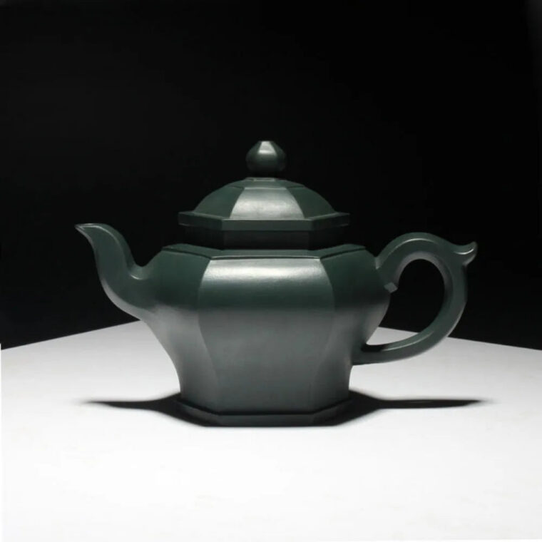 Full Handmade Yixing Zisha Teapot [Liufang Gongdeng Pot] (Lu Ni – 450ml)
