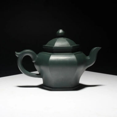 Full Handmade Yixing Zisha Teapot [Liufang Gongdeng Pot] (Lu Ni – 450ml)