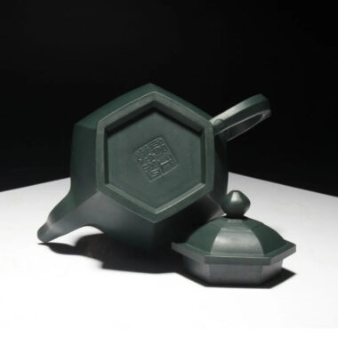 Full Handmade Yixing Zisha Teapot [Liufang Gongdeng Pot] (Lu Ni – 450ml)