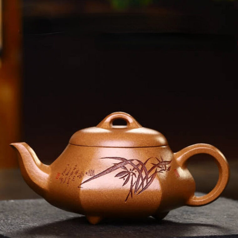 Full Handmade Yixing Zisha Teapot [Liufang Han Tang Shi Piao Pot] (Wucai Lao Duan Ni – 240ml)