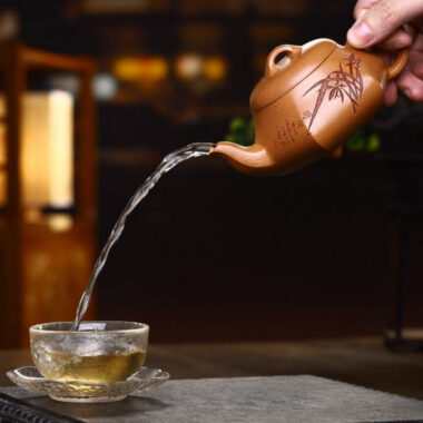 Full Handmade Yixing Zisha Teapot [Liufang Han Tang Shi Piao Pot] (Wucai Lao Duan Ni – 240ml)