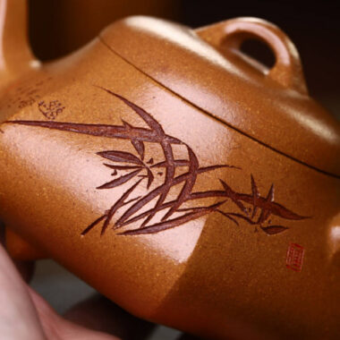 Full Handmade Yixing Zisha Teapot [Liufang Han Tang Shi Piao Pot] (Wucai Lao Duan Ni – 240ml)