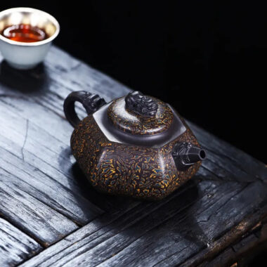 Full Handmade Yixing Zisha Teapot [Liufang Hei Bao] (Hei Jiao Ni – 310ml)