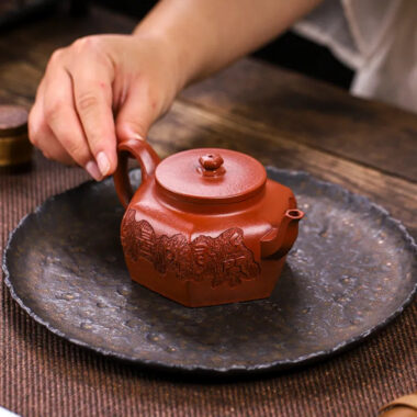 Full Handmade Yixing Zisha Teapot [Liufang Huan Yu] (Xiao Meiyao Zhu Ni – 200ml)