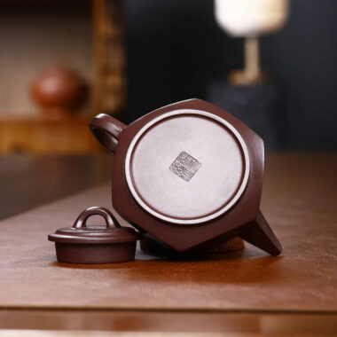 Full Handmade Yixing Zisha Teapot [Liufang Lai Cai Pot] (Zi Ni – 280ml)