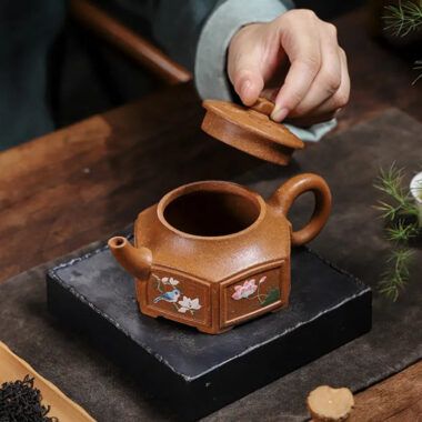 Full Handmade Yixing Zisha Teapot [Liufang Ling Hua] (Jin Jiang Po Ni – 320ml)