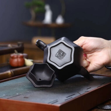 Full Handmade Yixing Zisha Teapot [Liufang Shen Deng Pot] (Shi Huang – 260ml)
