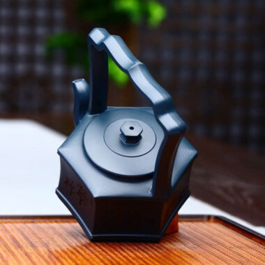 Full Handmade Yixing Zisha Teapot [Liufang Tiliang Pot] (Tian Qing Ni – 280ml)