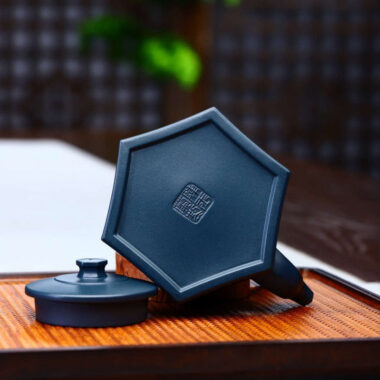 Full Handmade Yixing Zisha Teapot [Liufang Tiliang Pot] (Tian Qing Ni – 280ml)