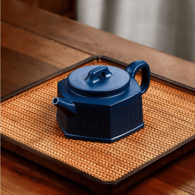Full Handmade Yixing Zisha Teapot [Liufang Xin Lan] 1 Pot 5 Cups Set (Tian Qing Ni – 230ml)