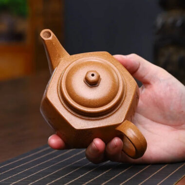 Full Handmade Yixing Zisha Teapot [Liufang Yun Zhong Pot] (Wucai Lao Duan Ni – 280ml)