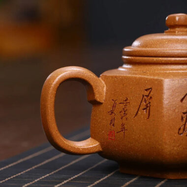 Full Handmade Yixing Zisha Teapot [Liufang Yun Zhong Pot] (Wucai Lao Duan Ni – 280ml)