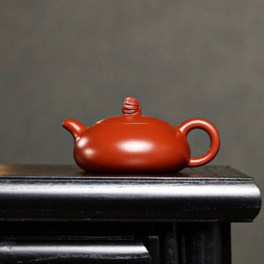 Full Handmade Yixing Zisha Teapot [Lotus Pod Half Moon Pot] (Dahongpao – 170ml)