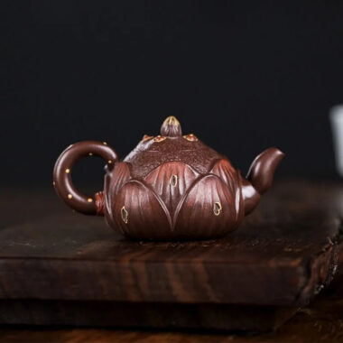 Full Handmade Yixing Zisha Teapot [Lotus] (Zi Ni – 100ml)
