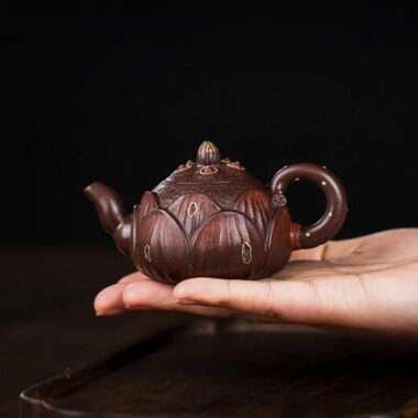 Full Handmade Yixing Zisha Teapot [Lotus] (Zi Ni – 100ml)