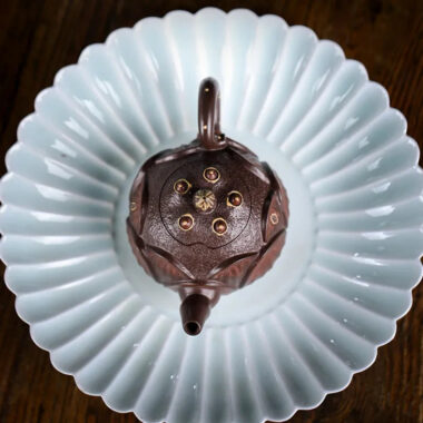 Full Handmade Yixing Zisha Teapot [Lotus] (Zi Ni – 100ml)