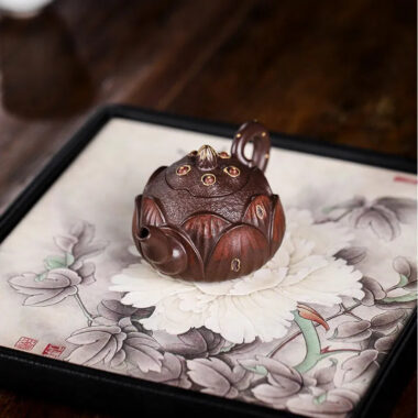Full Handmade Yixing Zisha Teapot [Lotus] (Zi Ni – 100ml)
