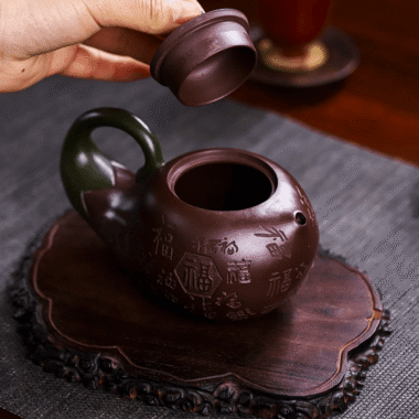 Full Handmade Yixing Zisha Teapot [Lucky Eggplant] (Zi Jia Ni – 320ml)