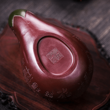 Full Handmade Yixing Zisha Teapot [Lucky Eggplant] (Zi Jia Ni – 320ml)