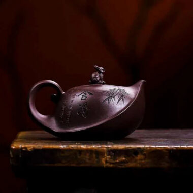 Full Handmade Yixing Zisha Teapot [Lucky] (Zi Xue Sha – 300ml)