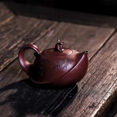 Full Handmade Yixing Zisha Teapot [Lucky] (Zi Xue Sha – 300ml)
