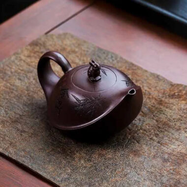 Full Handmade Yixing Zisha Teapot [Lucky] (Zi Xue Sha – 300ml)