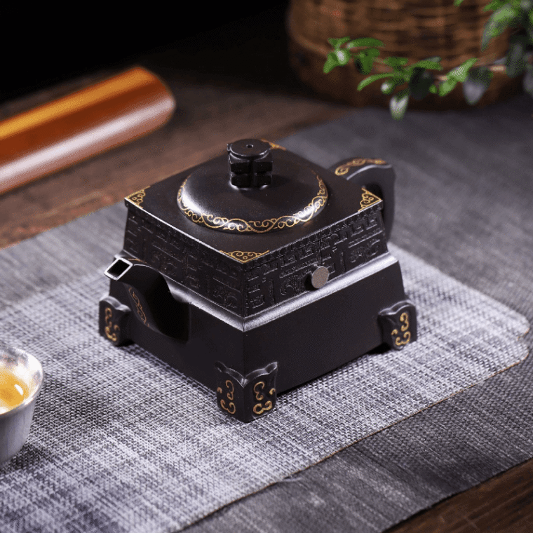 Full Handmade Yixing Zisha Teapot [Megatron] (Shi Huang – 380ml)