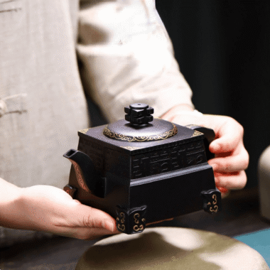 Full Handmade Yixing Zisha Teapot [Megatron] (Shi Huang – 380ml)