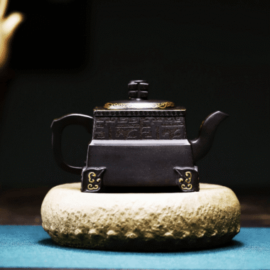 Full Handmade Yixing Zisha Teapot [Megatron] (Shi Huang – 380ml)