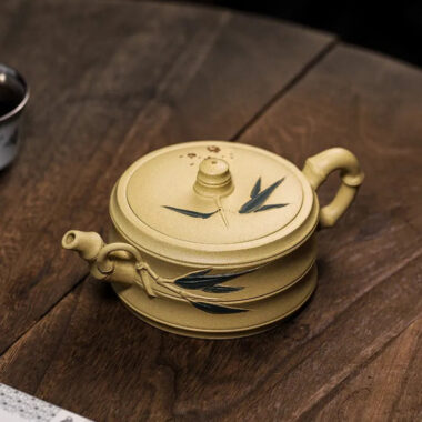 Full Handmade Yixing Zisha Teapot [Mei Zhu Shuang Qing] (Bensan Lu Ni – 230ml)