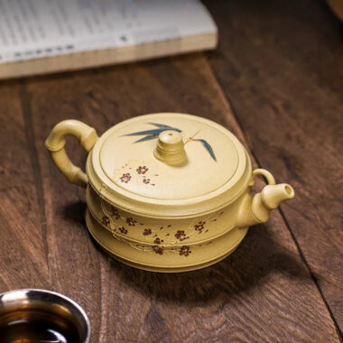 Full Handmade Yixing Zisha Teapot [Mei Zhu Shuang Qing] (Bensan Lu Ni – 230ml)