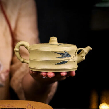 Full Handmade Yixing Zisha Teapot [Mei Zhu Shuang Qing] (Bensan Lu Ni – 230ml)