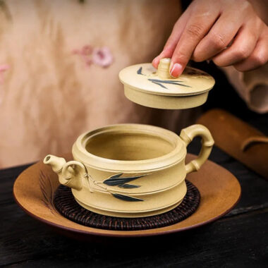Full Handmade Yixing Zisha Teapot [Mei Zhu Shuang Qing] (Bensan Lu Ni – 230ml)