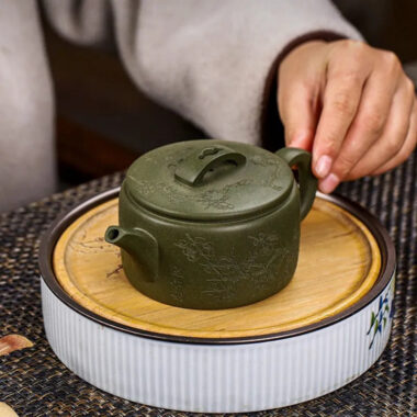 Full Handmade Yixing Zisha Teapot [Meixiang Rugu] (Taohua Lu Ni – 230ml)