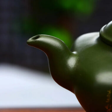 Full Handmade Yixing Zisha Teapot [Nande Hutu] (Douqing Sha – 200ml)