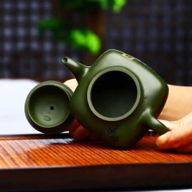 Full Handmade Yixing Zisha Teapot [Nande Hutu] (Douqing Sha – 200ml)