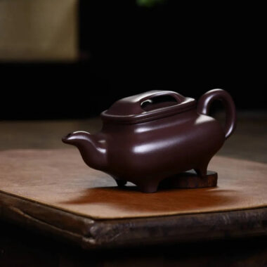 Full Handmade Yixing Zisha Teapot [Niu Gai Chuan Lu Pot] (Lao Zi Ni – 380ml)