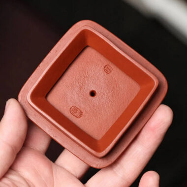 Full Handmade Yixing Zisha Teapot [Niu Gai Chuan Lu Pot] (Xiao Meiyao Zhu Ni – 250ml)